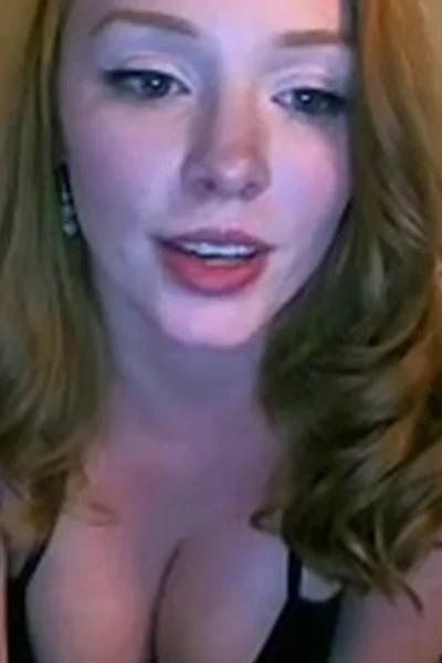 sexy girl Austin White teasing her big tits live stream