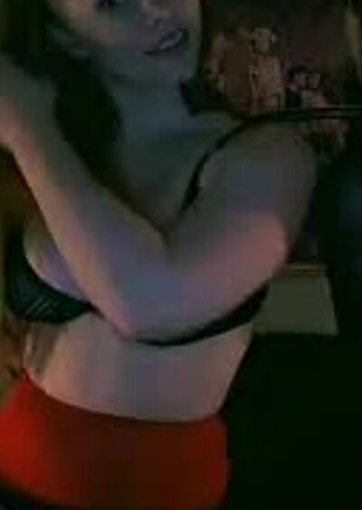 Austin White two sexy babes lesbian play