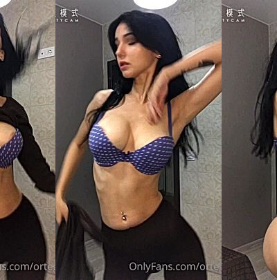 Irena Ortega bathroom tease video leaked