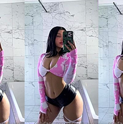 Ginasavagex showing off her sexy body