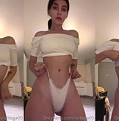 Irena Ortega bedroom tease onlyfans video leaked