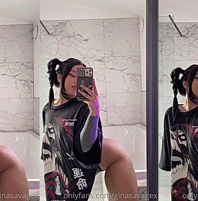 Ginasavagex shaking her naked ass in the bathroom mirror