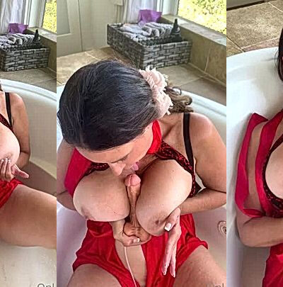 thicc bbw milf Christy Canyon playing around with dildo in the bathtub