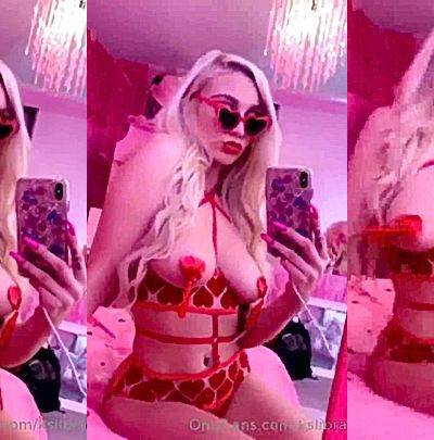 Kendra Sunderland showing off her hot body and nipple stickers