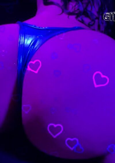 onlyfans babe Ginasavagex shaking her big ass and getting cummed on them video leaked