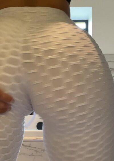 Ginasavagex shaking her big ass yoga pants