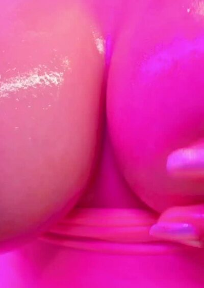 Ginasavagex shaking her oiled naked tits onlyfans video leaked