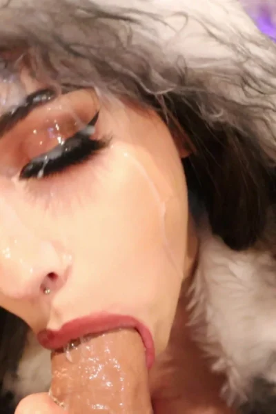 Cubbi thompson sucking on a big cock and getting a massive facial