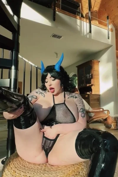 Bishoujomom clit rubbing masturbation in her devil cosplay video leaked