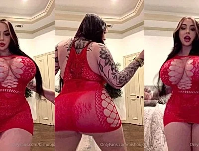 Bishoujomom teasing he thicc body in her red lingerie