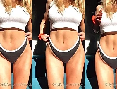 onlyfans babe Katiegcups showing off her big tits under the sun