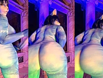 blue furry Bishoujomom teasing her naked big ass for her fans