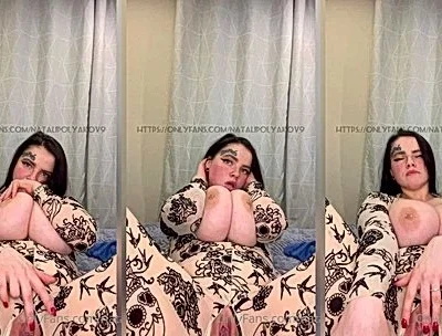 Natalia Polyakova sexy pussy play in her leggings