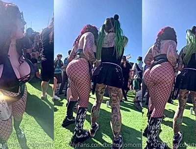 Bishoujomom showing off her hot body in public
