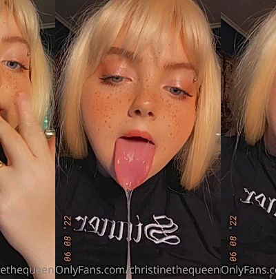 sexy girl Christi Spooks cum play with her mouth