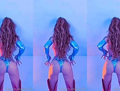Coconut Kitty twerking her big booty