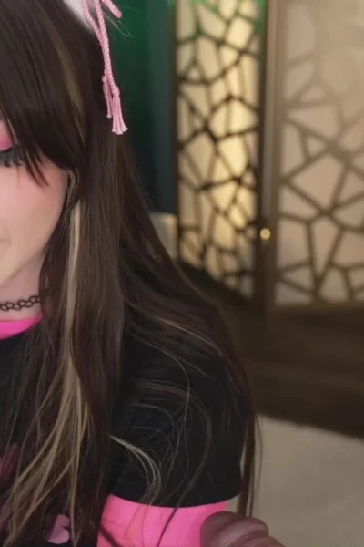 Heatherbby riding a red sybian to orgasm during livestream video leaked