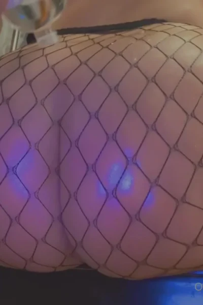 Christi Spooks teasing her fishnet big booty
