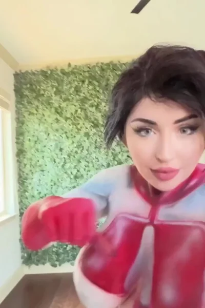 thicc sexy babe Bishoujomom punching you video leaked