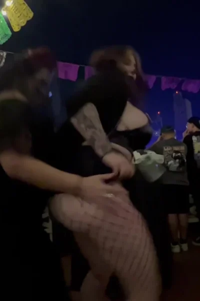 Bishoujomom teasing her thicc hot body in the public club