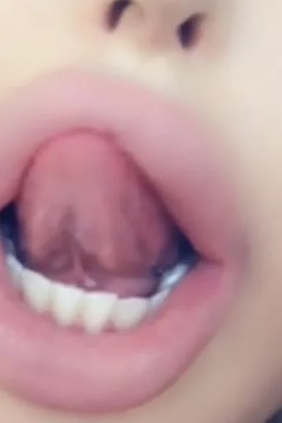 Amanda Toy teasing her tongue and mouth