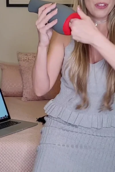 Britney Amber fingering her fake pussy sex toys